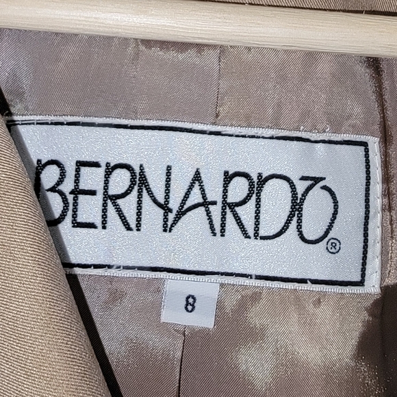 Bernardo size 8 tan trench coat button up polyester long coat - Picture 11 of 11